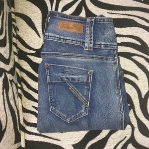 High waist “butt lifting” jeans